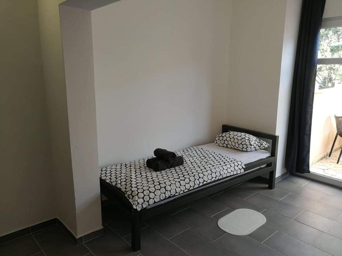 Aurelia Apartments, Vir Exteriér fotografie