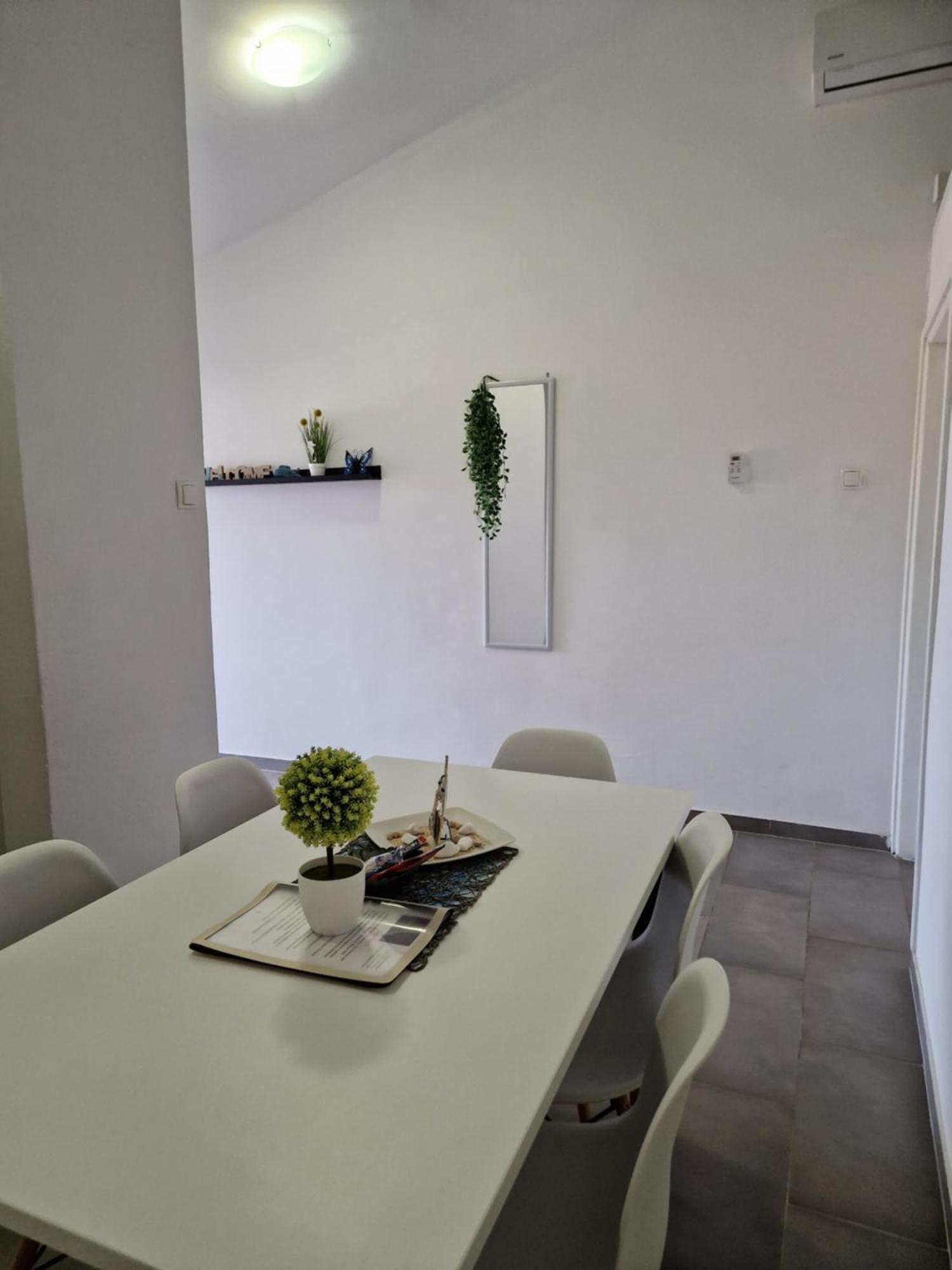 Aurelia Apartments, Vir Exteriér fotografie