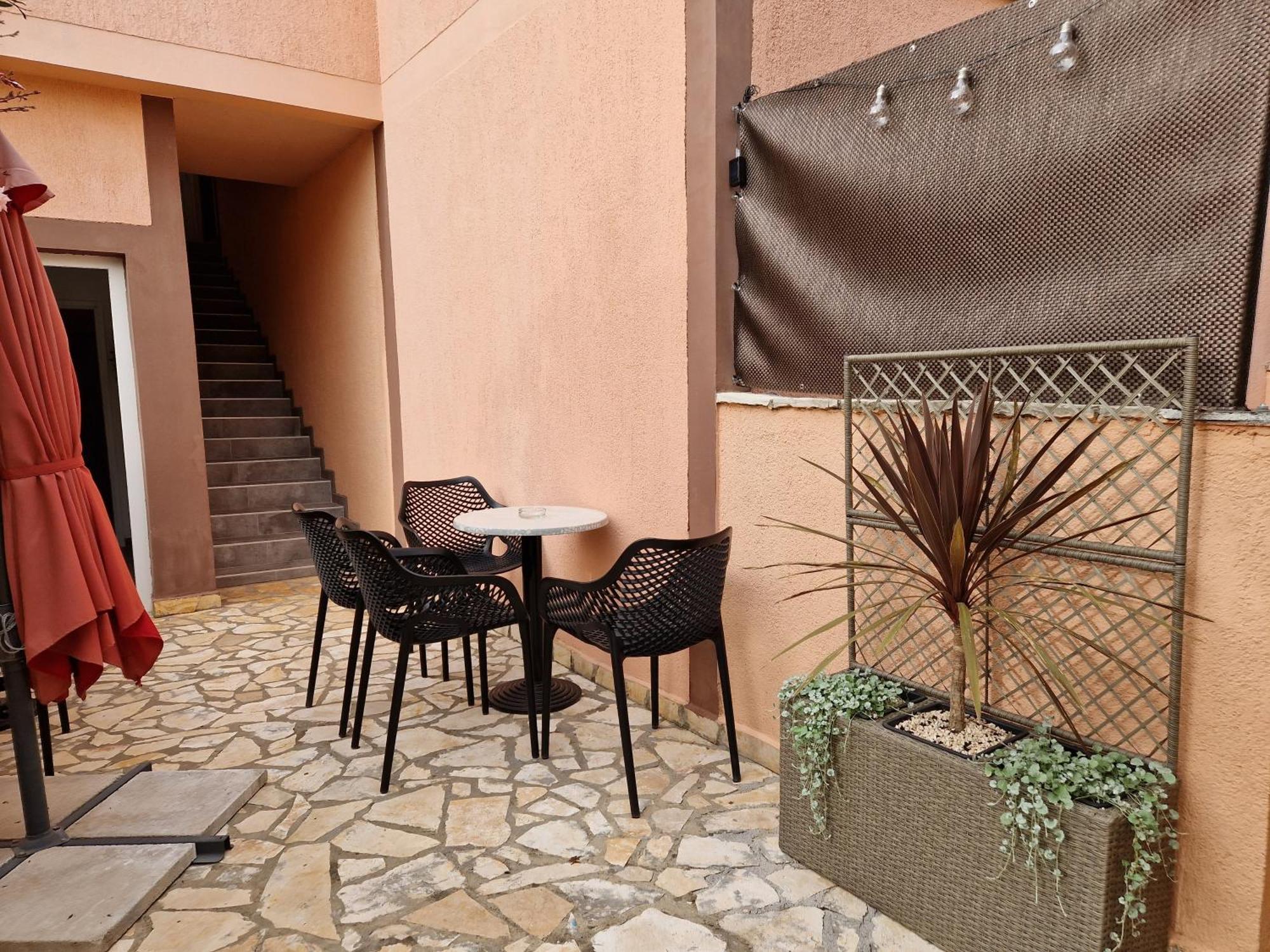 Aurelia Apartments, Vir Exteriér fotografie